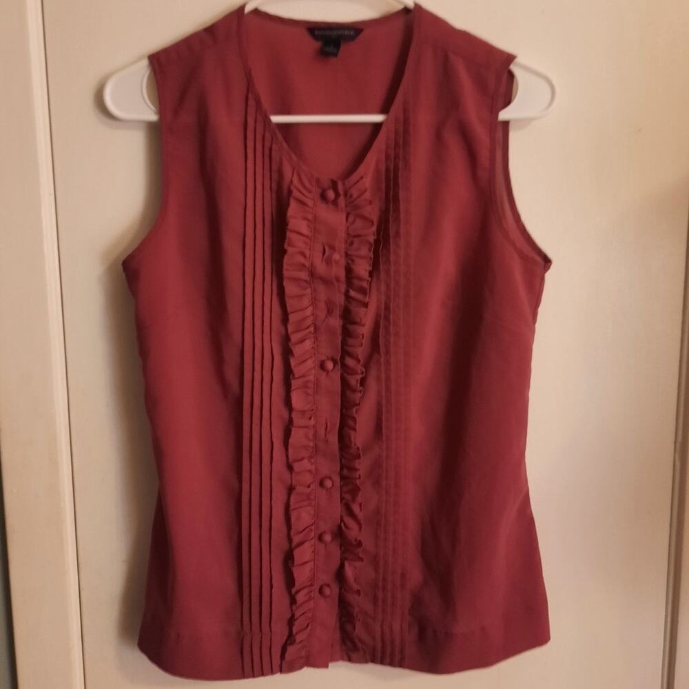 Banana Republic Satin Sleeveless Ruffle Blouse Cranberry Y2K Romantic OfficeChic